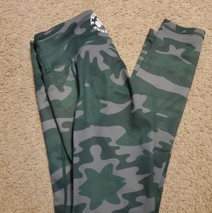 Feed me fight me small camo leggings